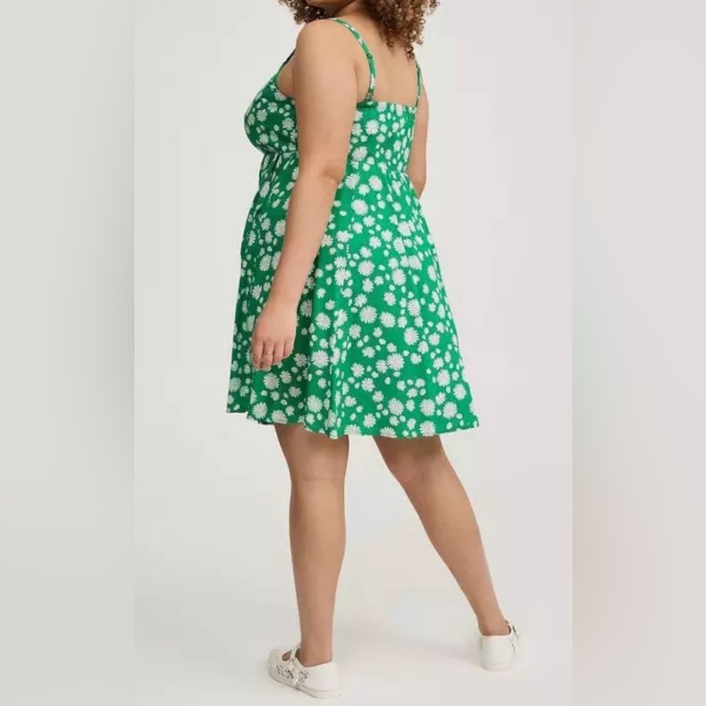 NWT Torrid whimsy daisy challis mini skater dress, Torrid size 2 - Picture 4 of 7